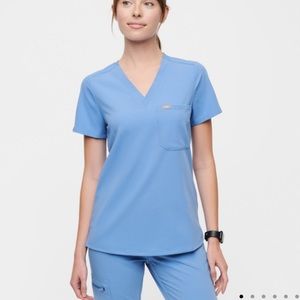 FIGS Catalina one pocket scrub top